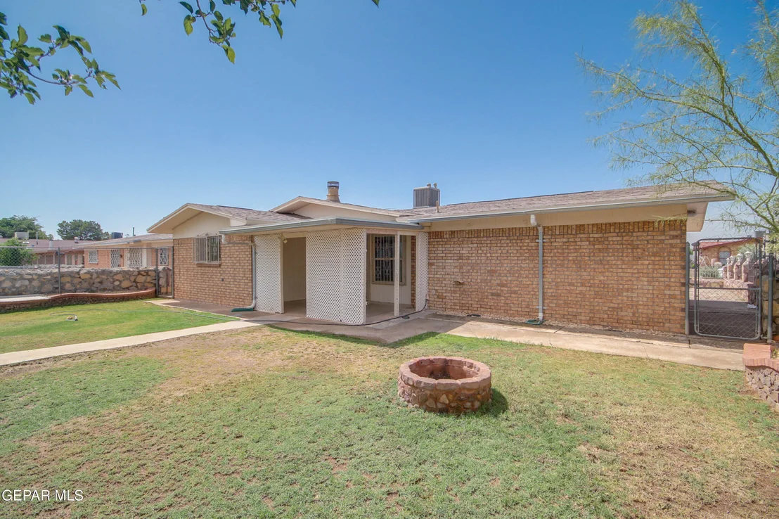 Photo of 5649 LONGVIEW Circle