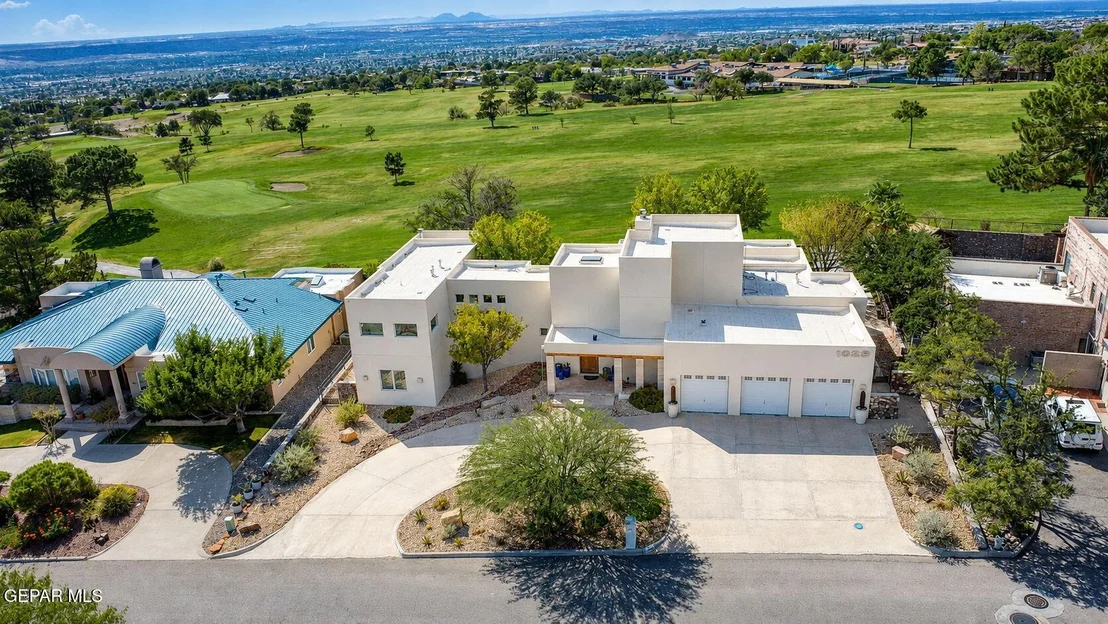 Photo of 1029 SINGING HILLS Drive