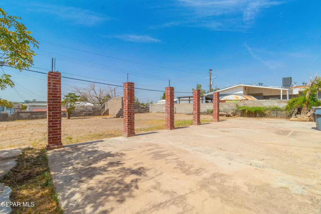 Photo of 7702 HERMOSILLO Drive