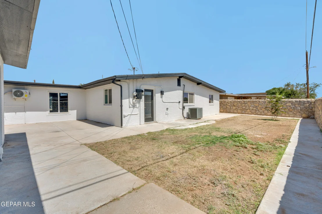 Photo of 5106 ANTONIO Avenue