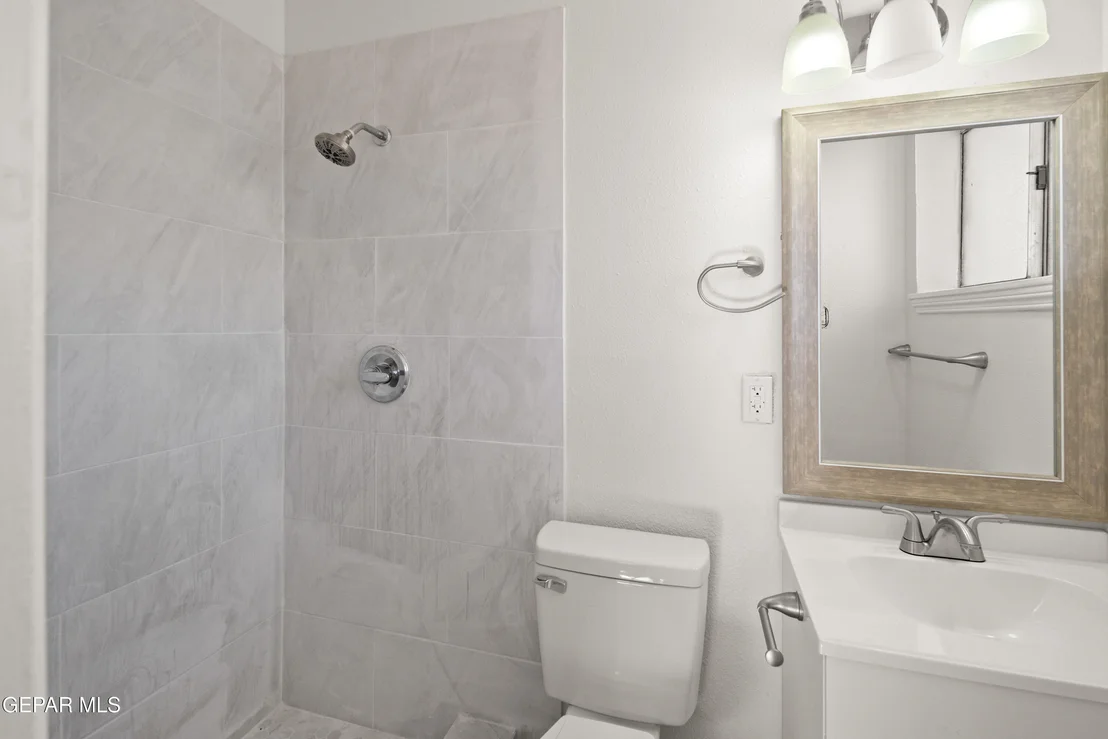 Photo of 412 INDIAN Place