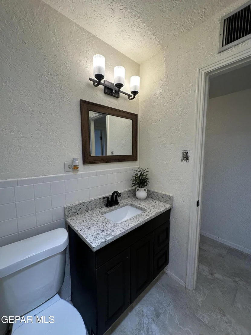 Photo of 1101 DOYLE Place
