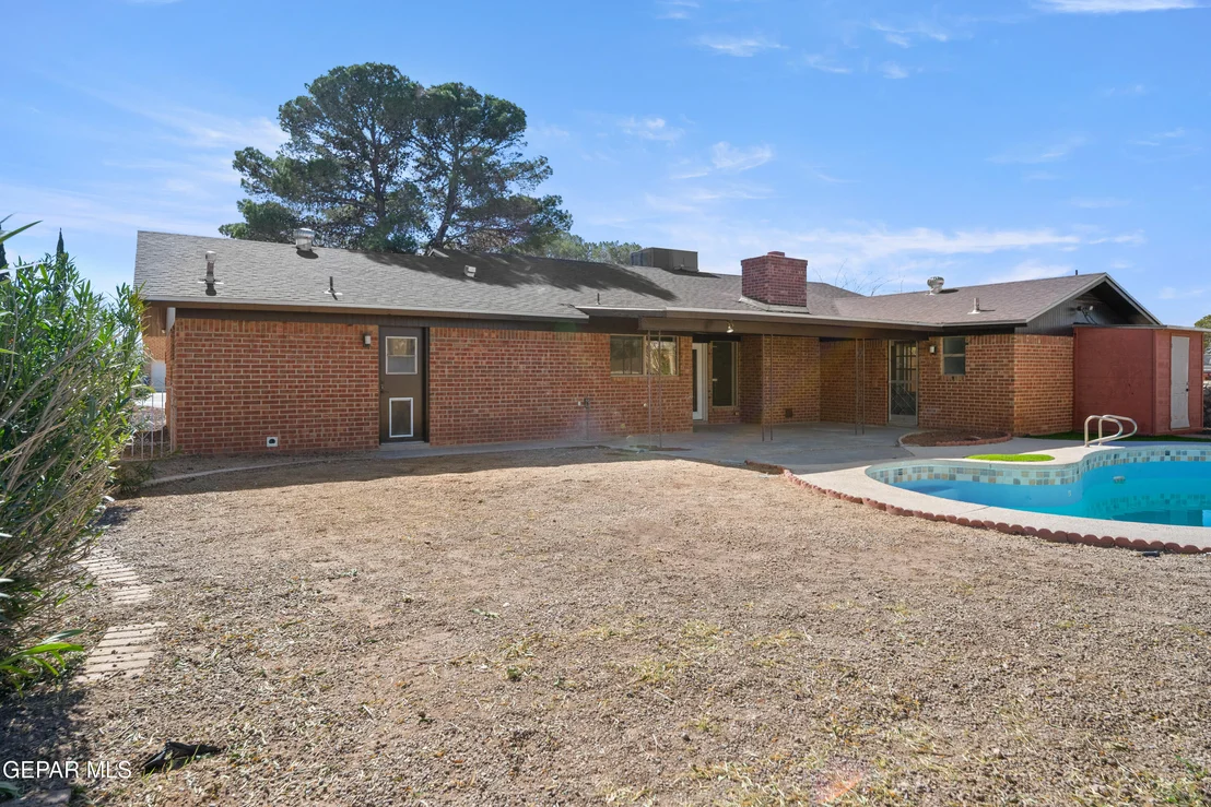 Photo of 6849 LA CADENA Drive