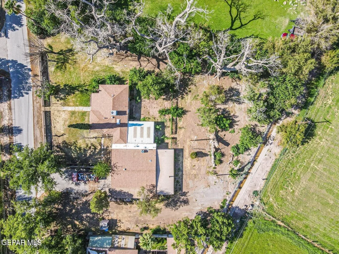 Photo of 915 Sparks Circle