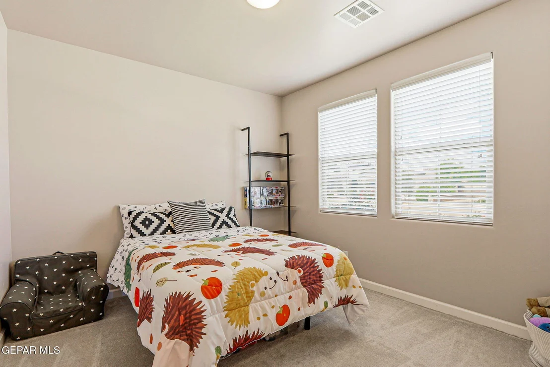 Photo of 5884 Valle Sonar Avenue