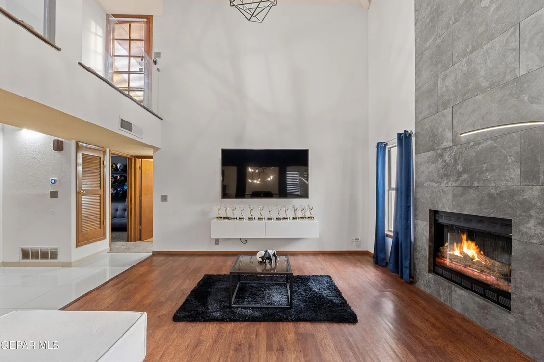 Photo of 6913 Crown Ridge Drive