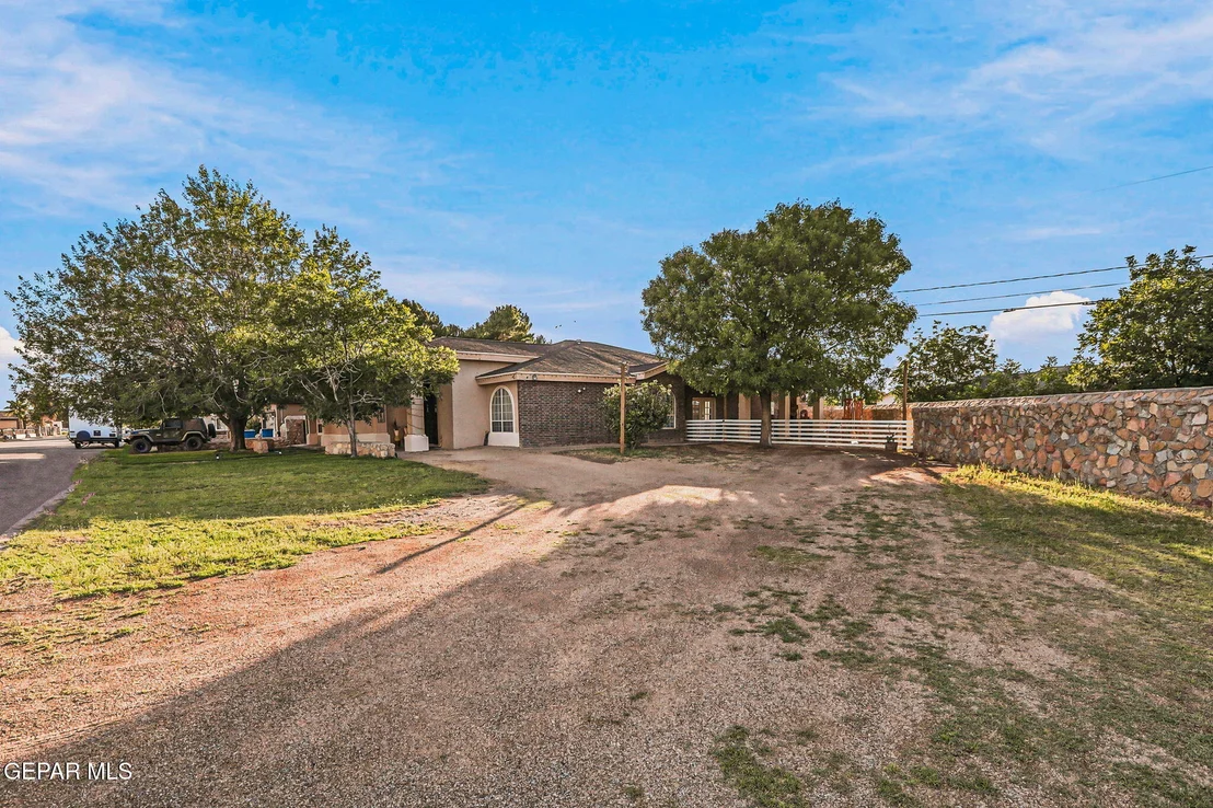 Photo of 411 BURKETT Drive