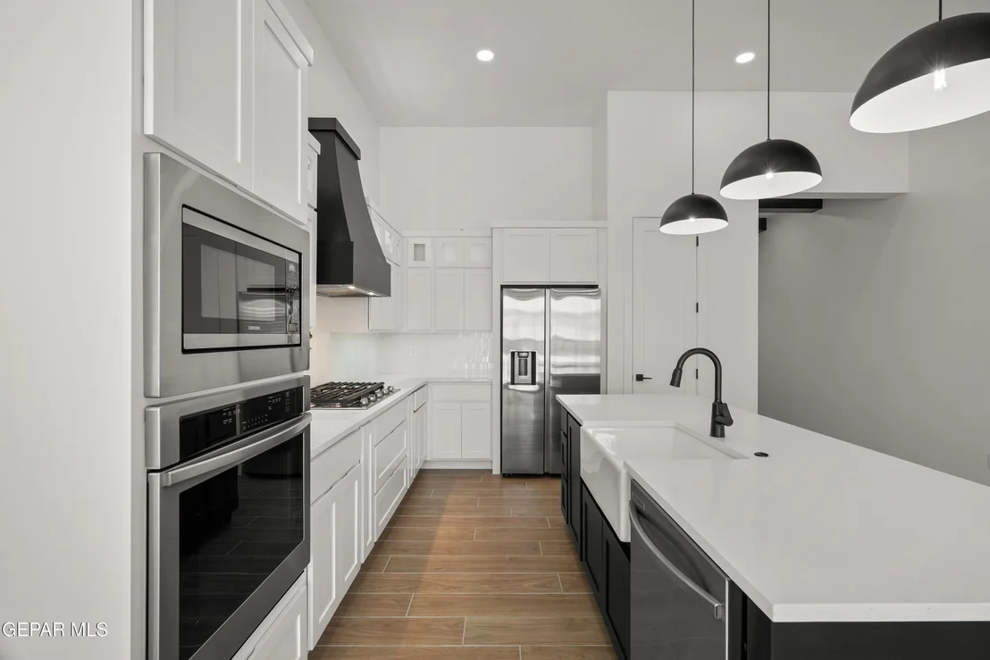 Photo of 15052 Laura Lane