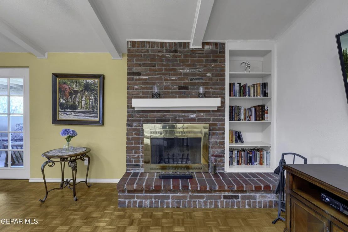 Photo of 801 MONTCLAIR Drive