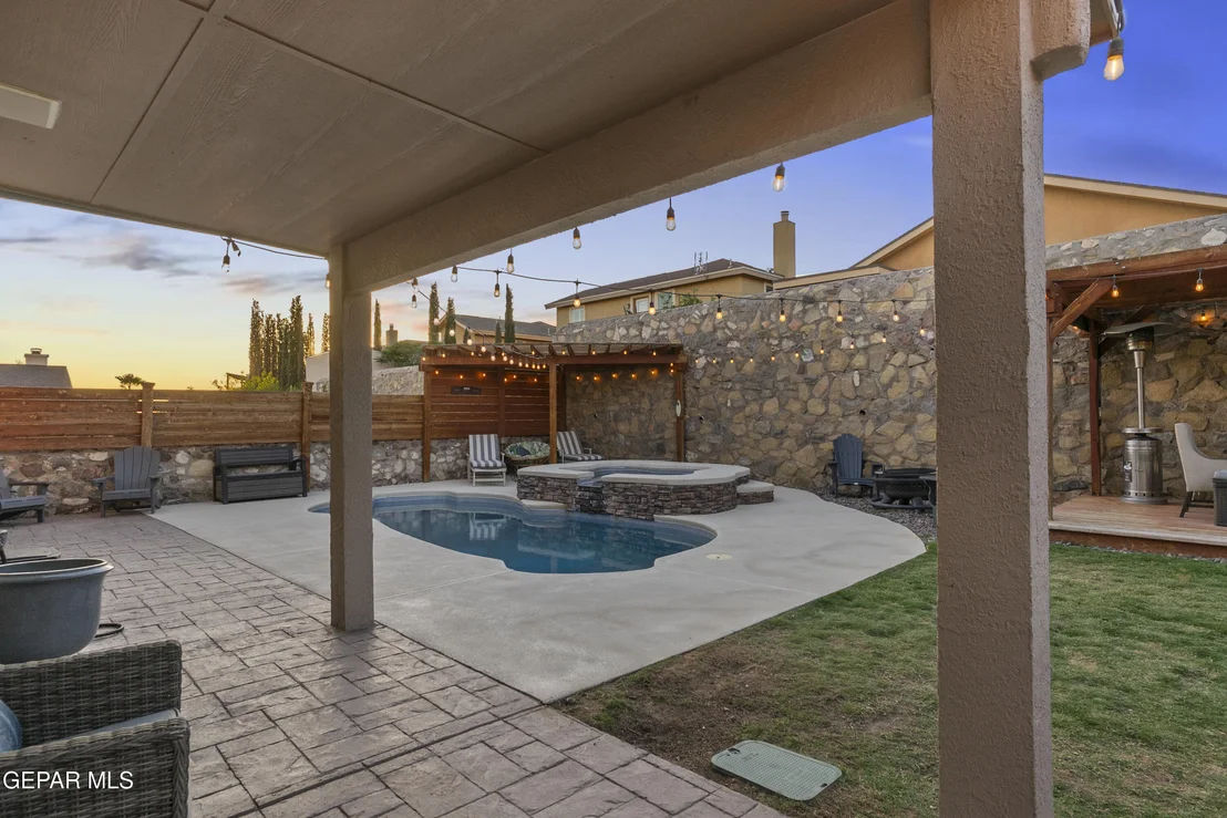 Photo of 6617 PARQUE DEL SOL Drive