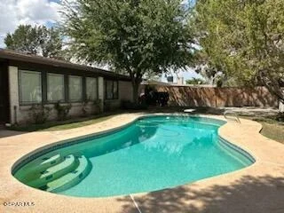 Photo of 424 PALMARY Drive