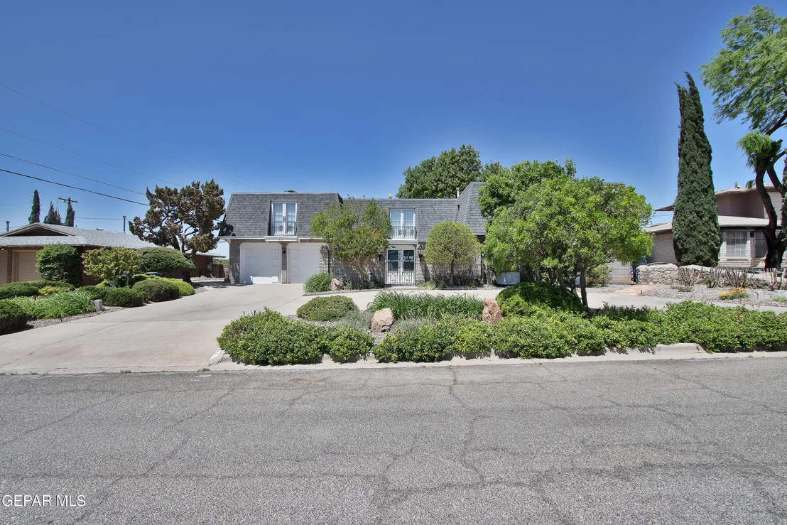 Photo of 517 Stonebluff Road