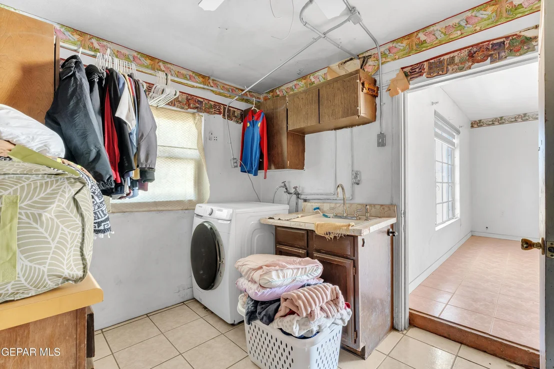 Photo of 5013 Flower Drive
