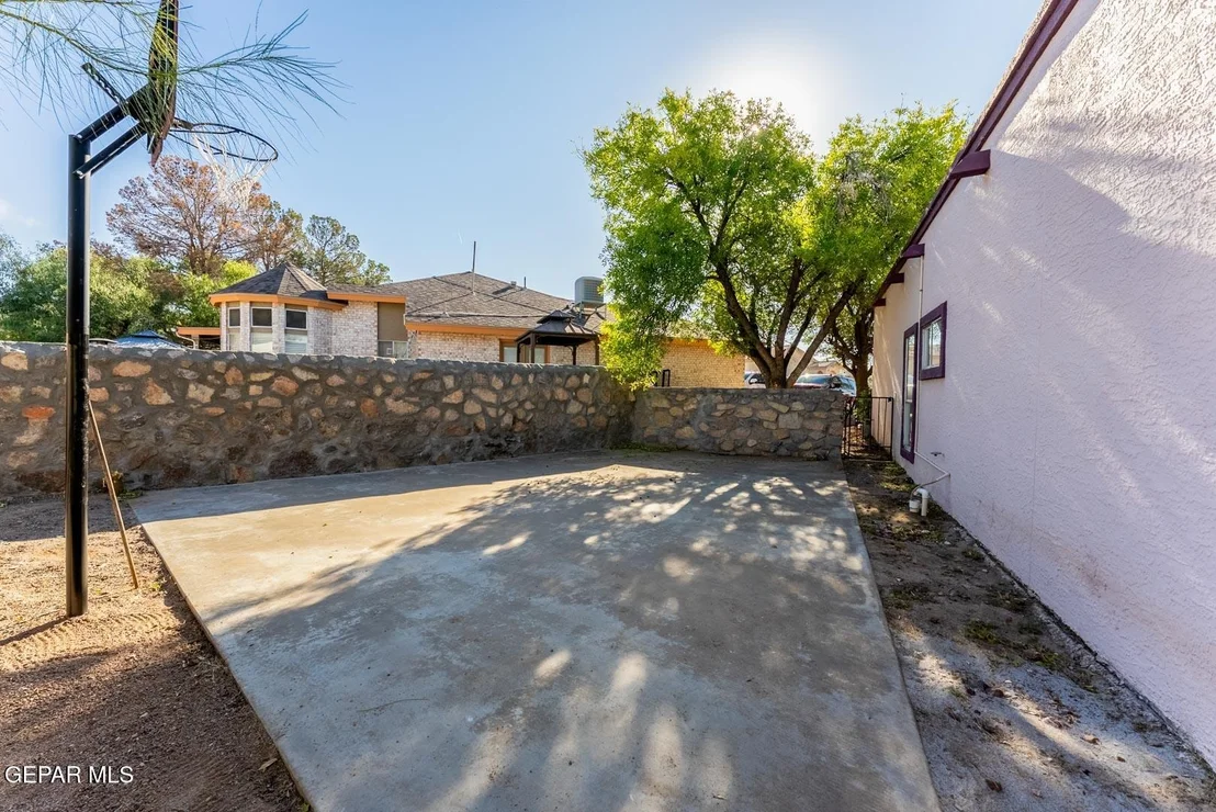 Photo of 1111 Sun Ridge Drive