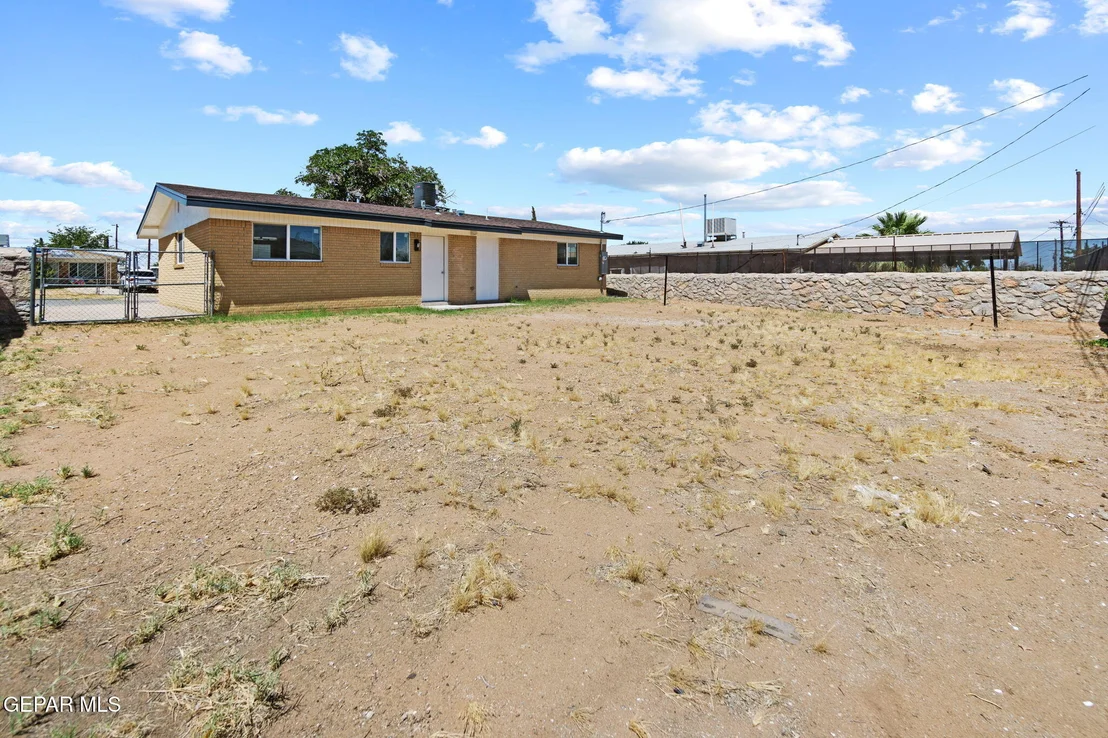 Photo of 4948 Royal Drive