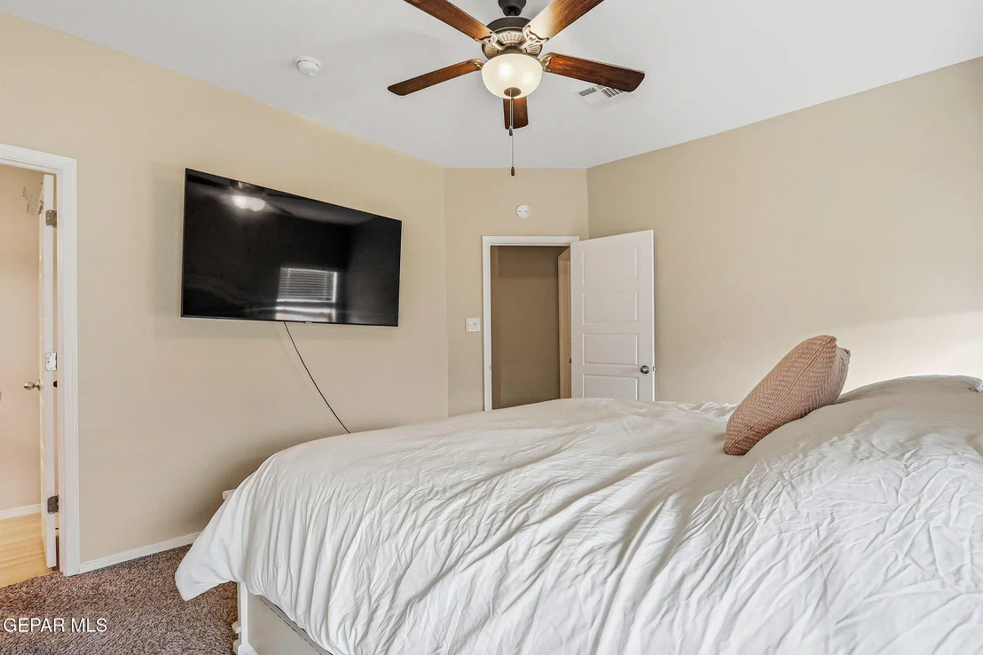 Photo of 5948 HIDDEN ARBOR Drive
