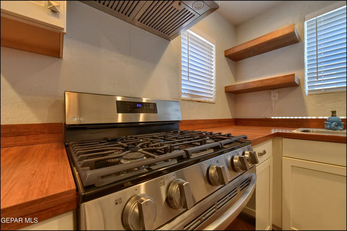Photo of 504 CANAL Road