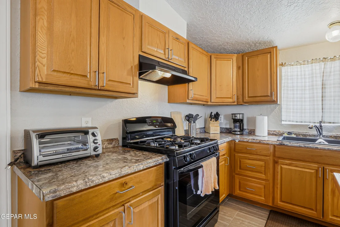 Photo of 2901 COOK Street