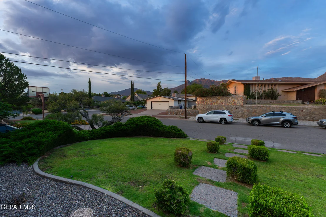 Photo of 6233 Meteor Way