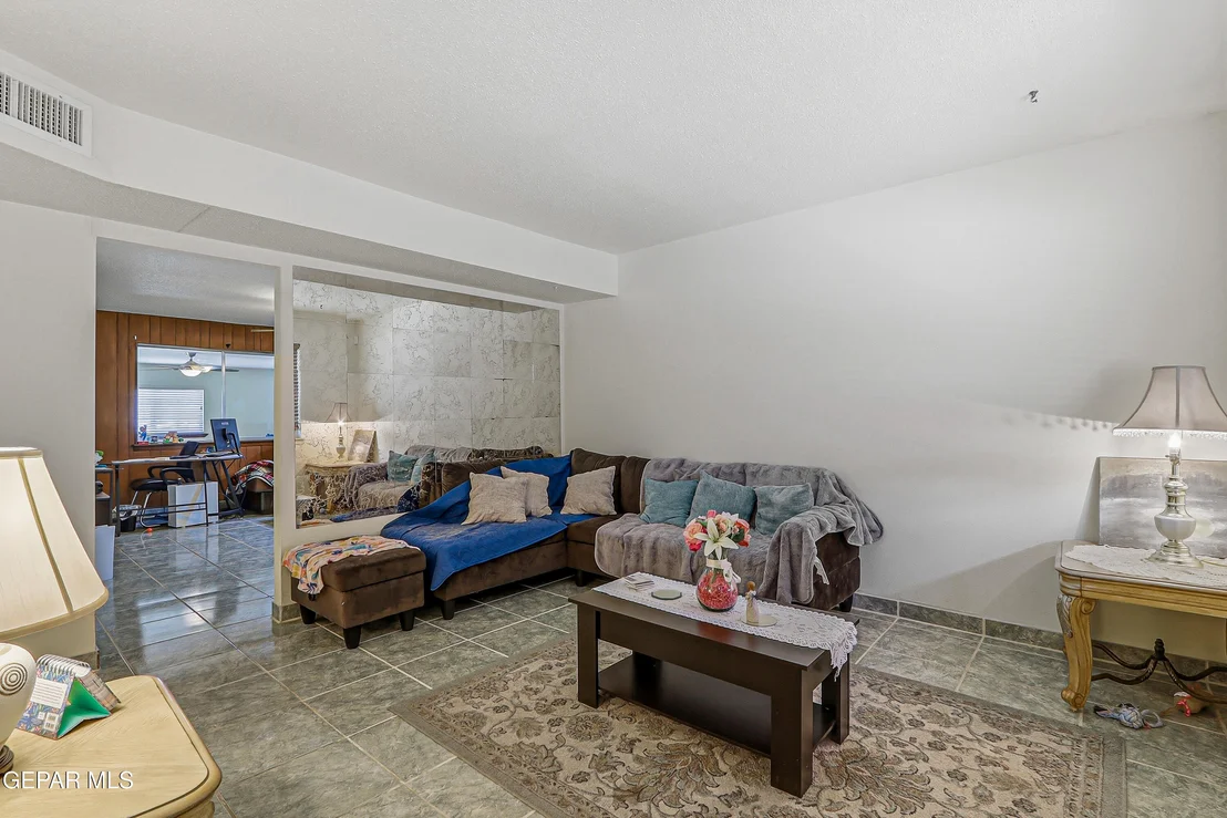 Photo of 10537 SAIGON Drive