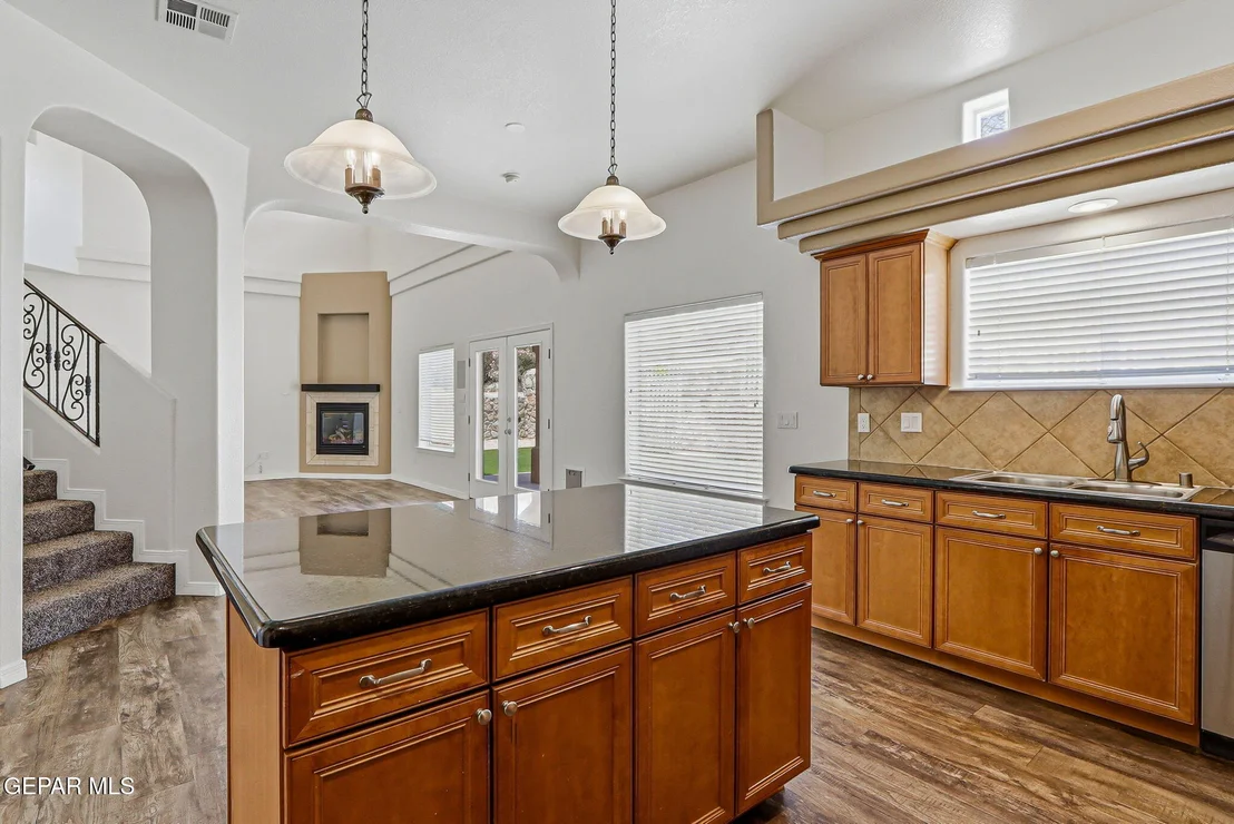 Photo of 6516 WIND RIDGE Drive