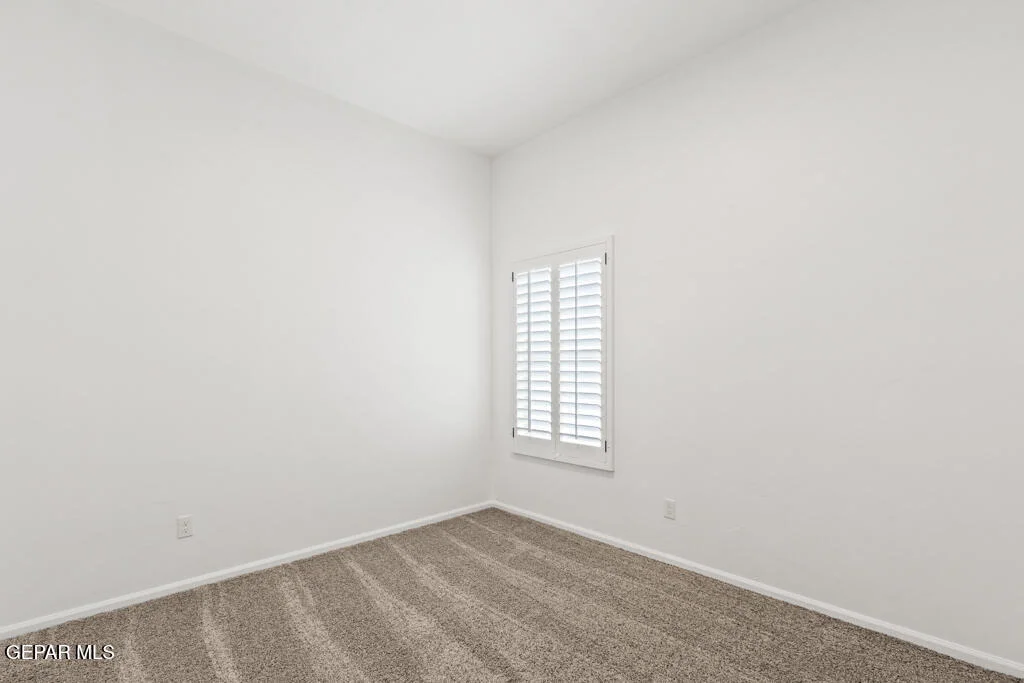 Photo of 15048 Laura Lane