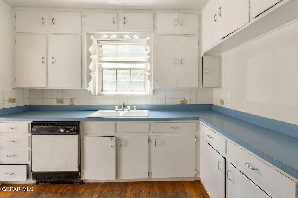 Photo of 708 E BALTIMORE Drive