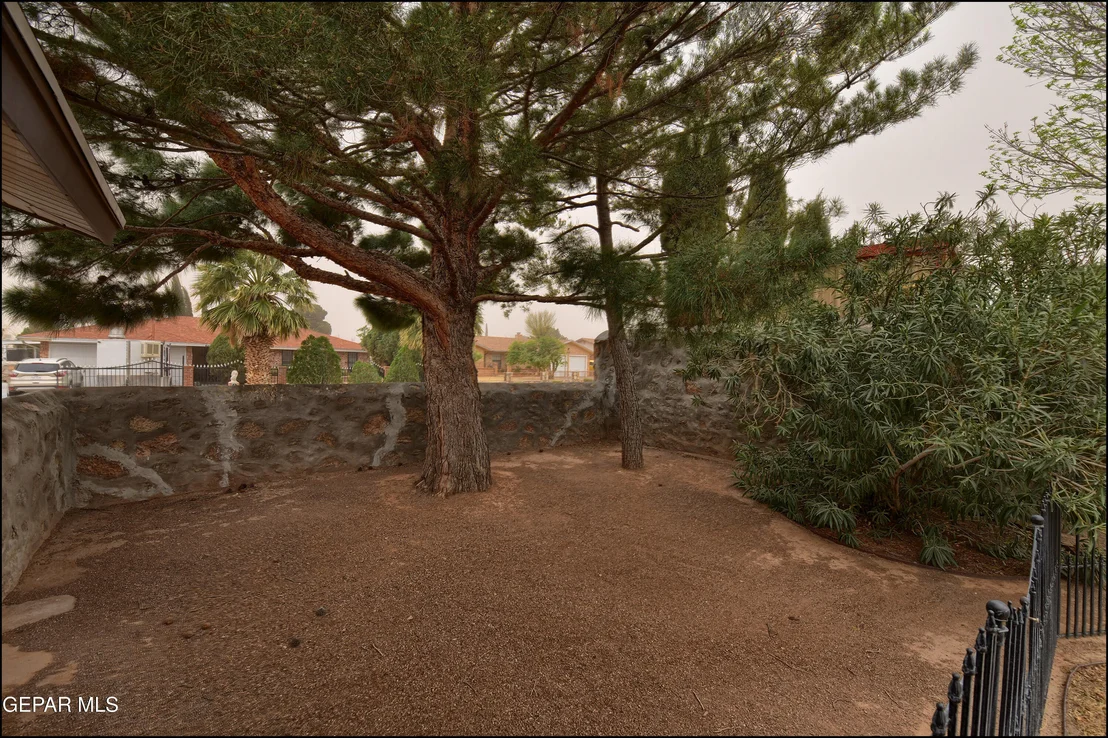 Photo of 4635 R L SHOEMAKER Drive