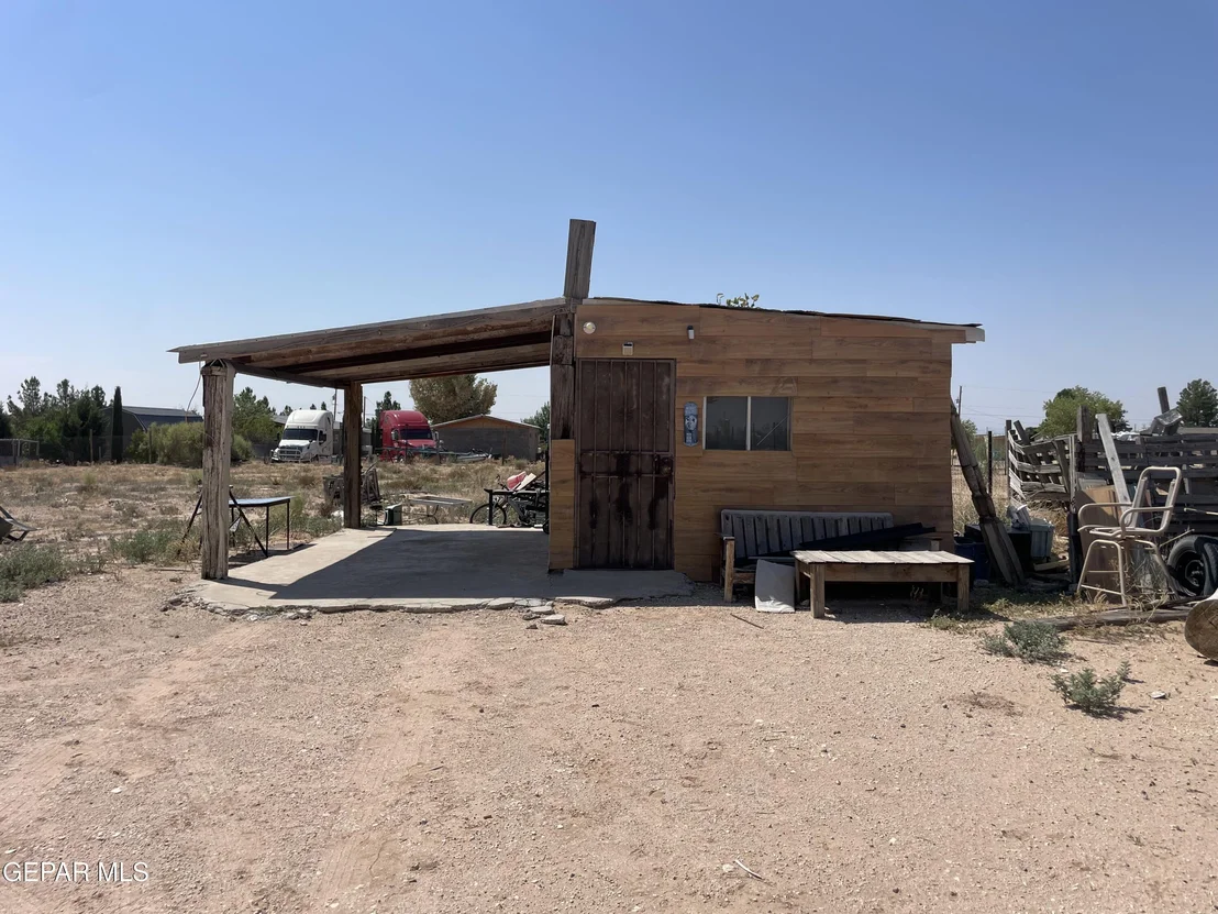 Photo of 15240 PERLITE Drive