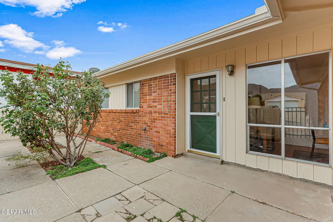 Photo of 540 MARTHMONT Way