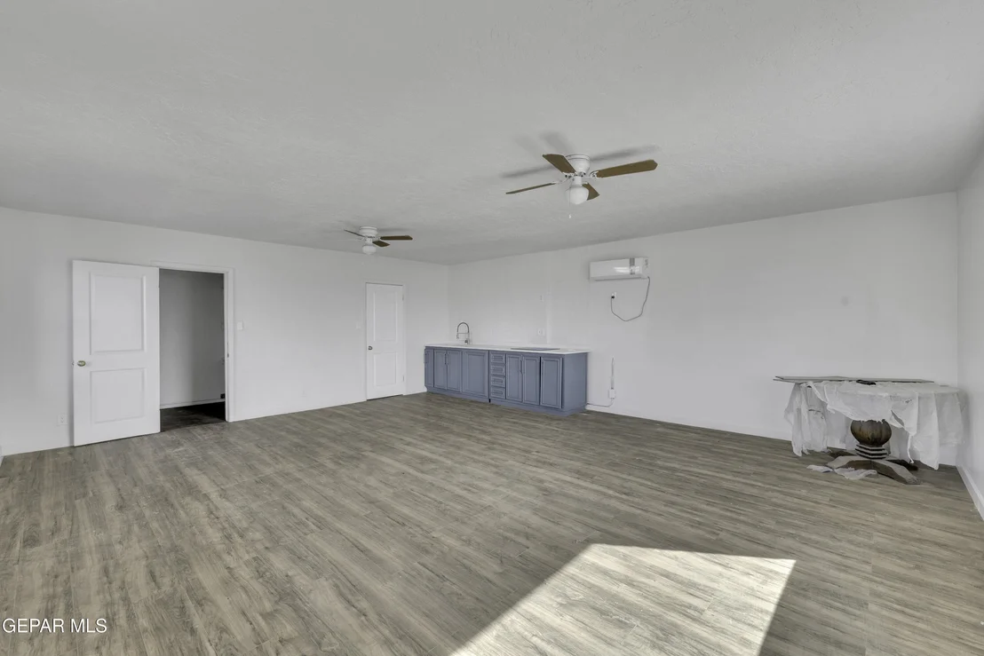 Photo of 2500 HAWLEY Circle
