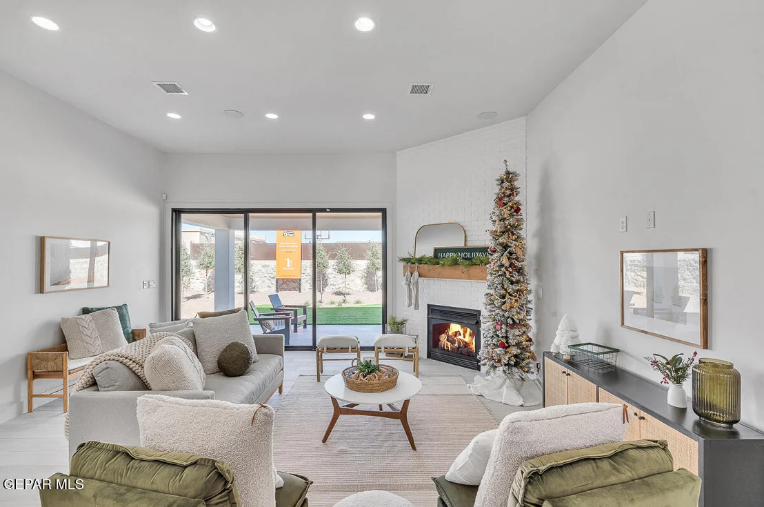 Photo of 909 Bilton Place