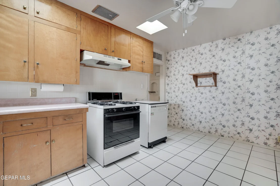Photo of 4701 Leeds Avenue