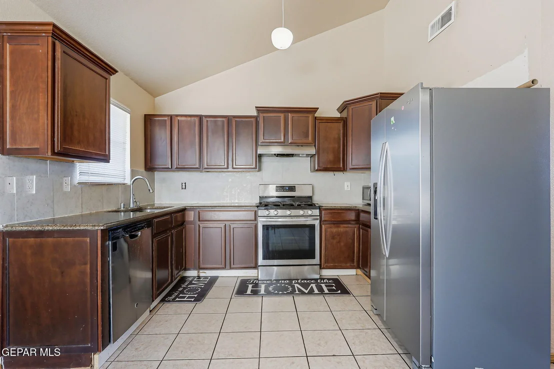 Photo of 15318 NORTHPORT Court