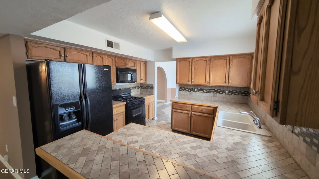 Photo of 5021 BALLINGER Drive