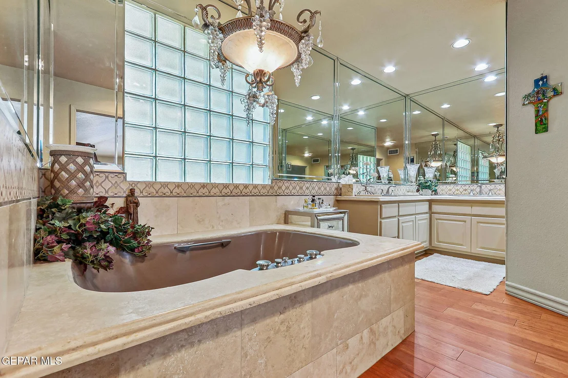 Photo of 628 SPRING CREST Drive
