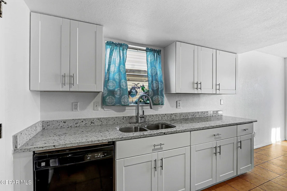 Photo of 390 BRILL Circle