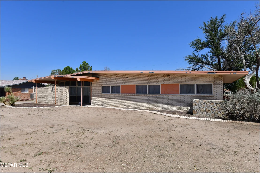 Photo of 9525 DESERT RIDGE Drive
