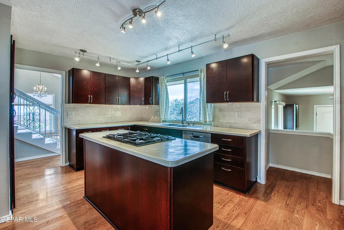 Photo of 2915 STONE EDGE Road