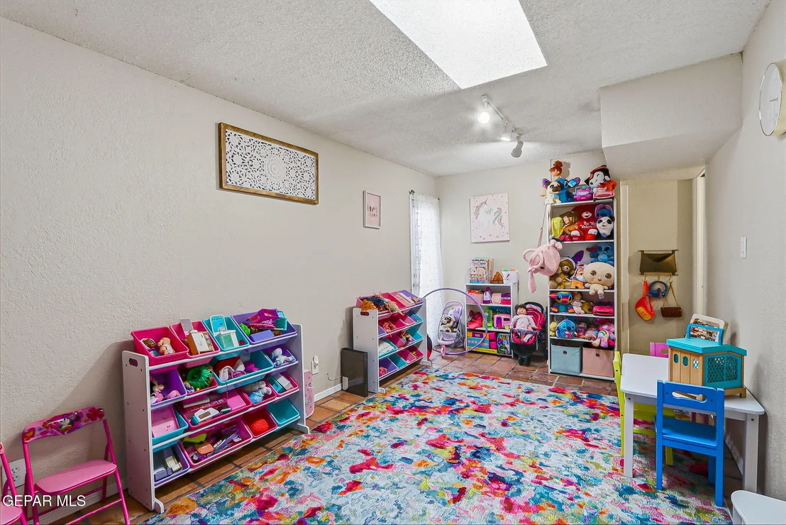 Photo of 10644 LIMAS Drive