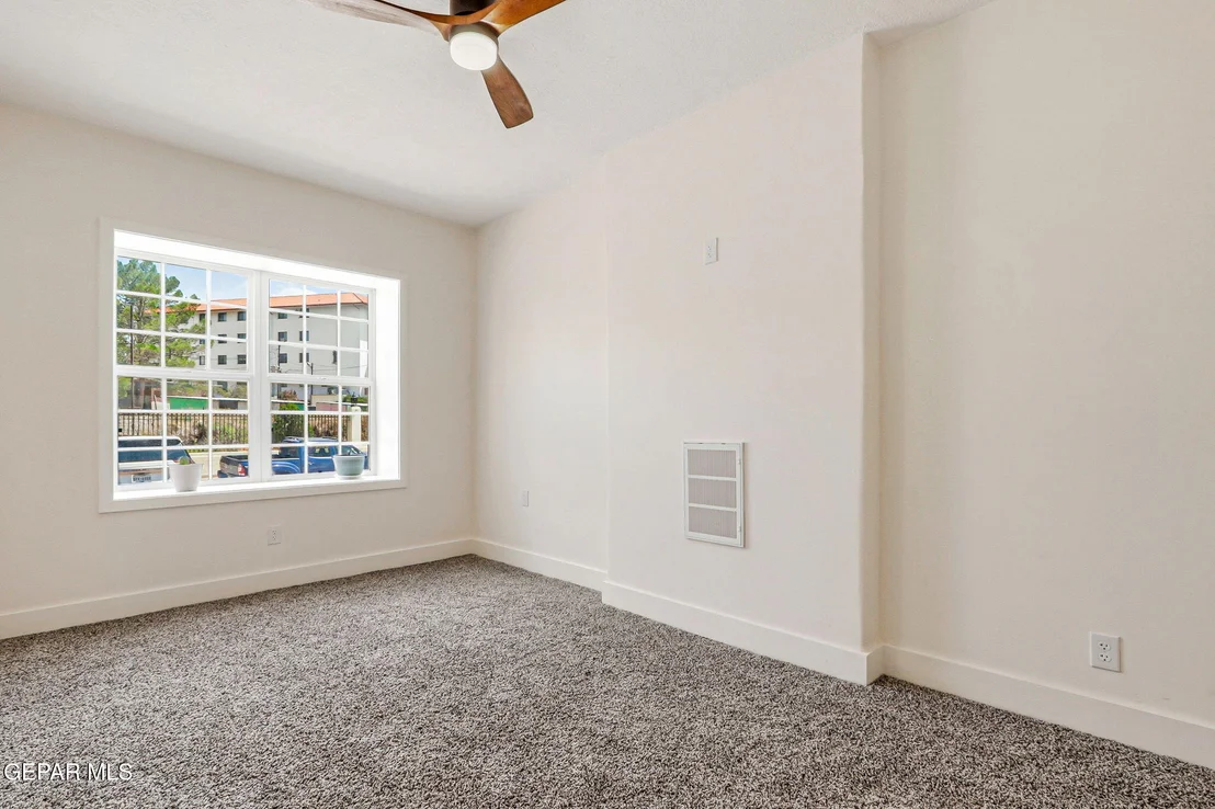 Photo of 2037 CRESCENT Circle