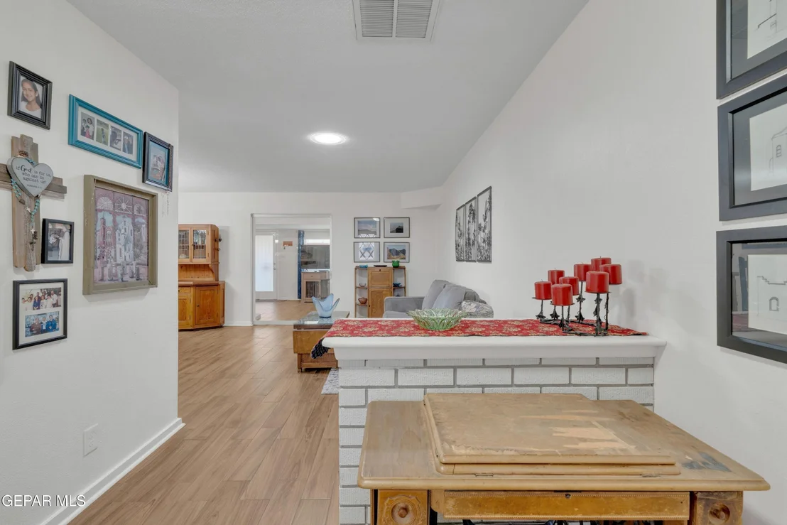 Photo of 400 Perth Court