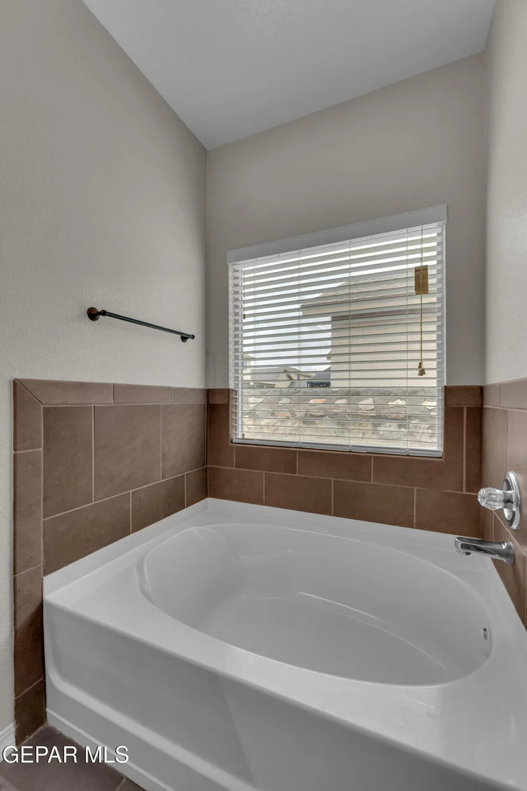 Photo of 2209 Glitter Point