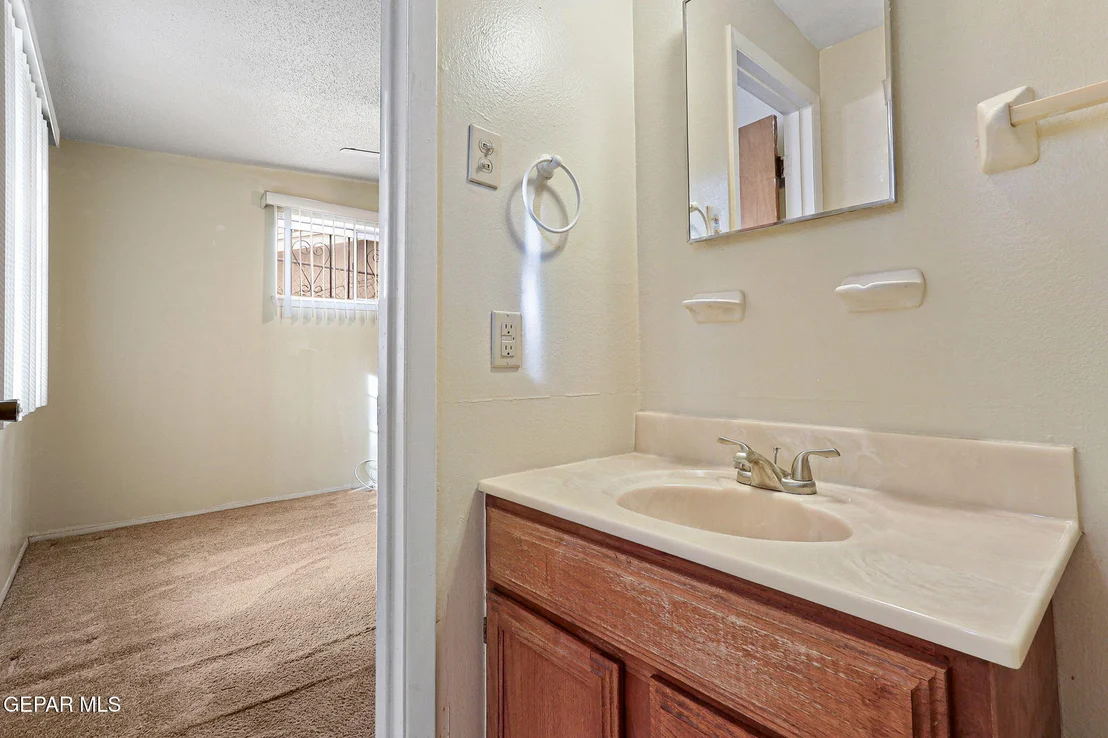 Photo of 233 MANUEL Drive