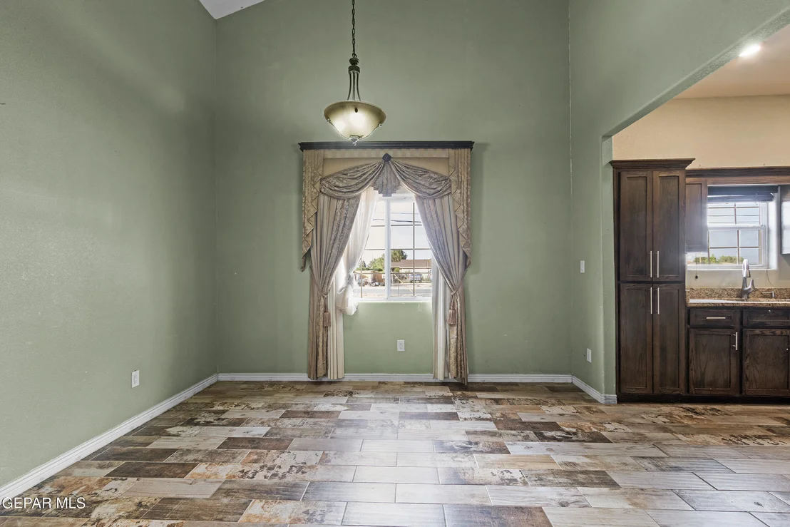 Photo of 360 Judge Bean Circle