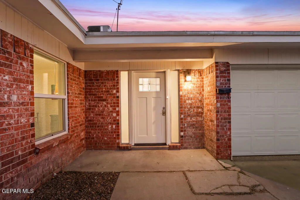Photo of 10053 Foothill Drive