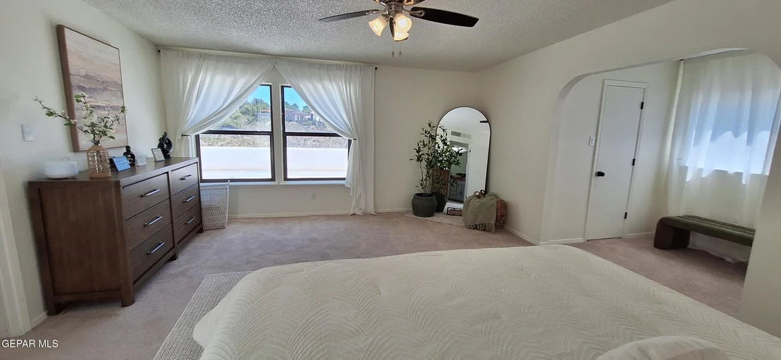 Photo of 656 MOONDALE Drive