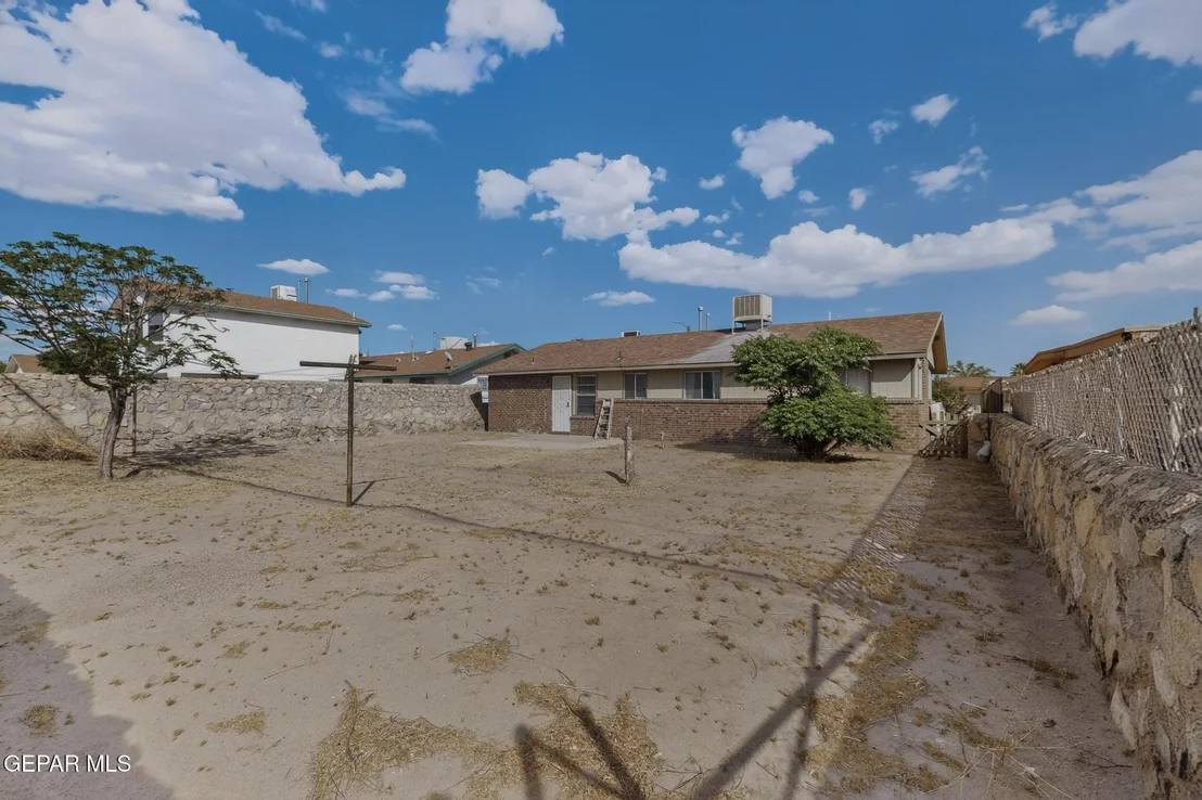 Photo of 917 MARIGOLD Way