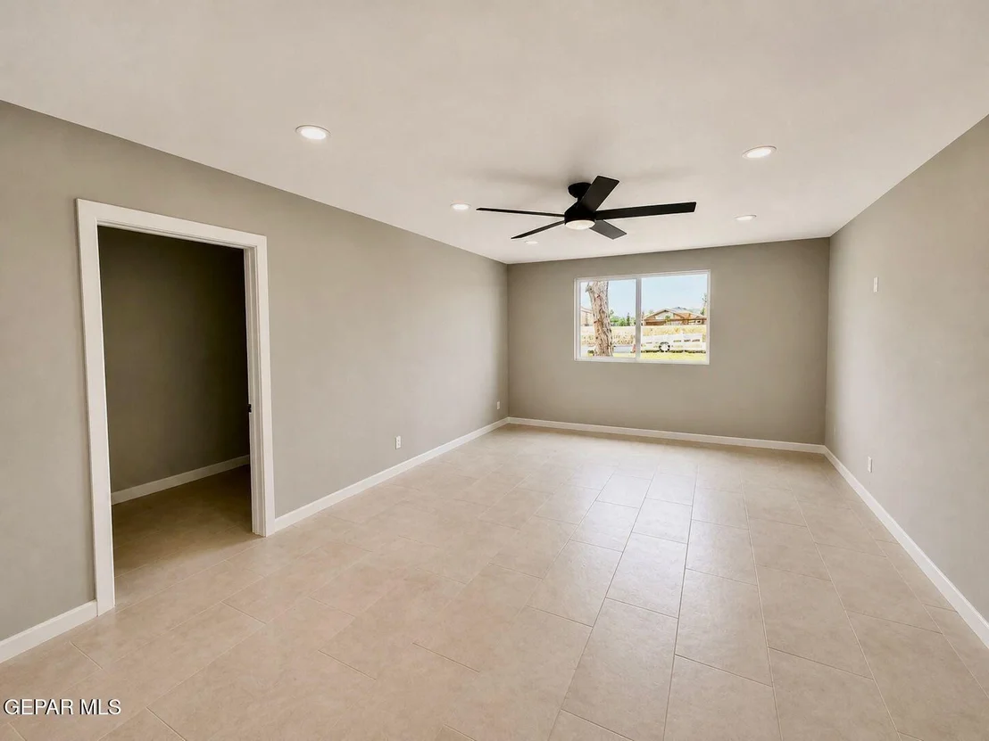 Photo of 775 W BORDERLAND Road