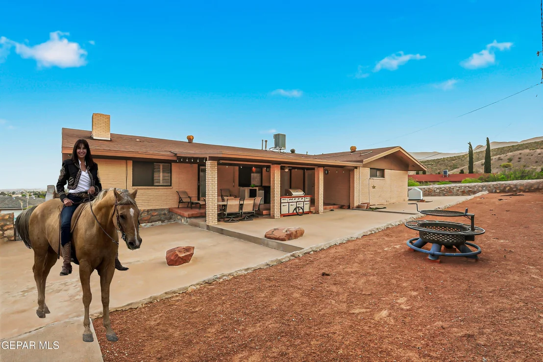 Photo of 3307 MOONLIGHT Avenue